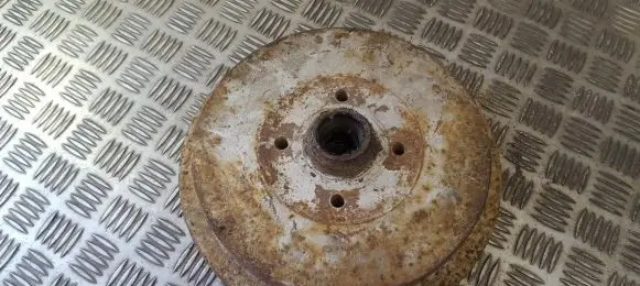 Volkswagen PASSAT B4 Drum brake (rear) 