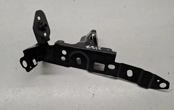 Audi A4 S4 B9 8W Fender mounting bracket 8W0821091