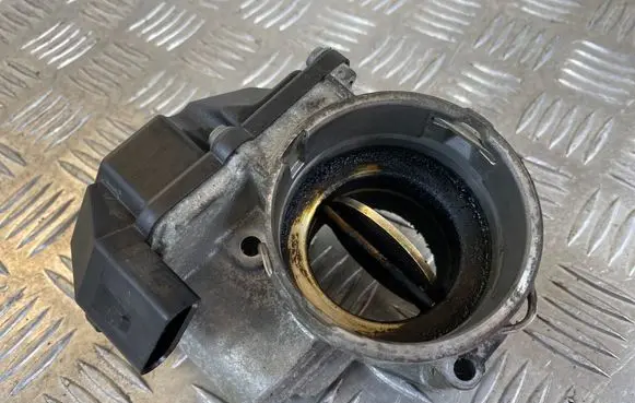 Volkswagen PASSAT B6 Throttle valve 03G128063G 2011070905 A2C53249824