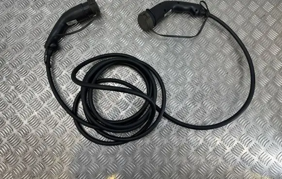 Nissan Leaf II (ZE1) Electric car charging cable 33329534