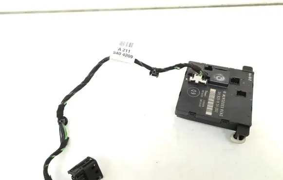 Mercedes-Benz E W211 Door control unit/module 2118201626 A2115404209