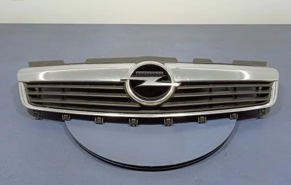 Opel Zafira B Front grill 13136136