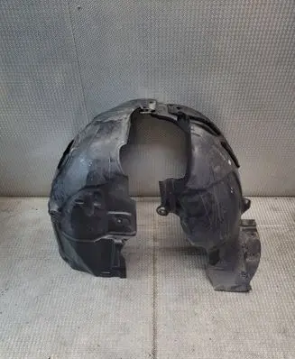 Front wheel arch liner splash guards