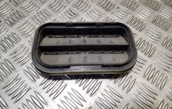 Ford Kuga I Quarter panel pressure vent YF1A54280B62AE