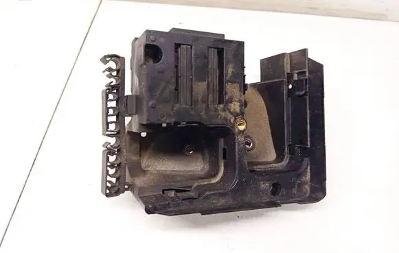 Volkswagen PASSAT B6 Fuse box cover 1K0907361B