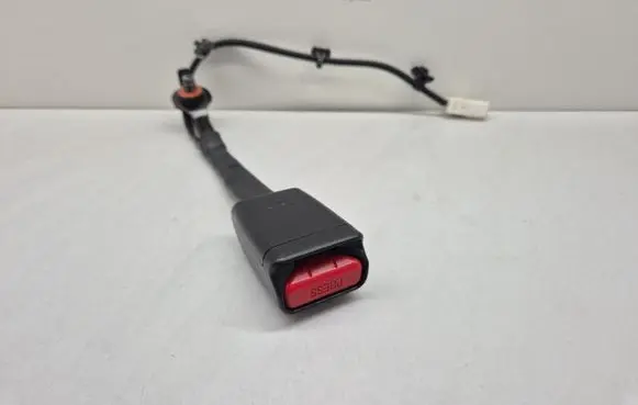 Hyundai Kona I Front seatbelt buckle M1211A