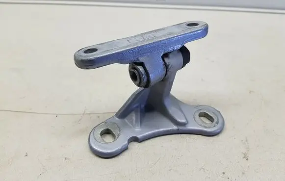 Mercedes-Benz B W245 Front door upper hinge Does Not Apply
