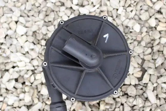 BMW 3 E46 Intake resonator 1714215