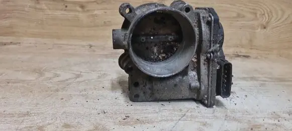 Volvo V70 Throttle valve 30711551