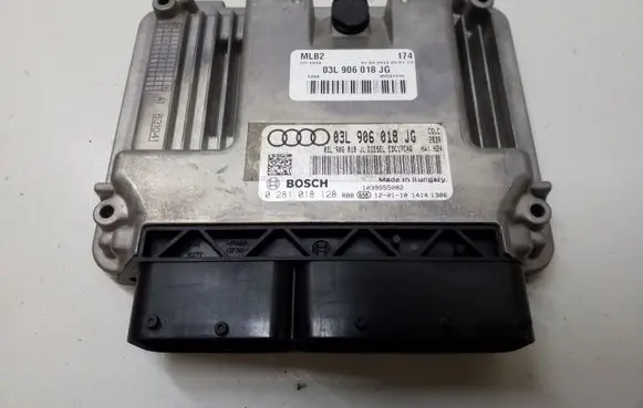 Audi A5 8T 8F Engine control unit/module 03L906018JG 0281018128
