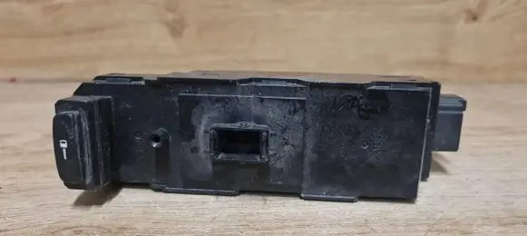 Volvo V70 Electric window control switch 30658147