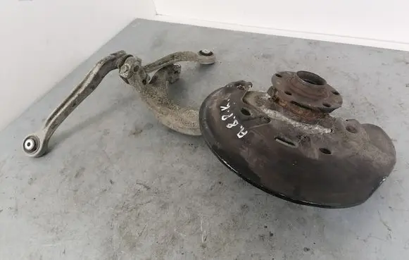 Audi A8 S8 D3 4E Front wheel hub 4E0257