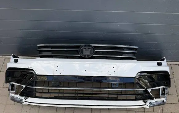 Volkswagen Tiguan Front bumper 5NA807221