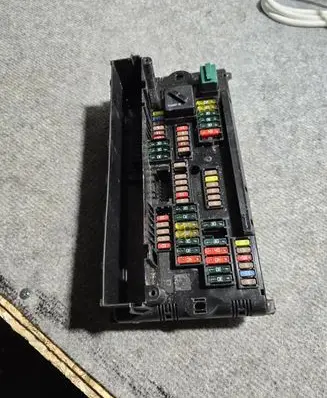 BMW 5 F10 F11 Fuse module 9252815 317033442