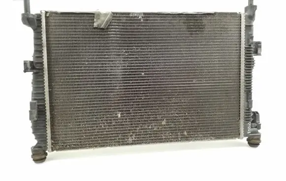 Ford Focus Coolant radiator 8V618005CA