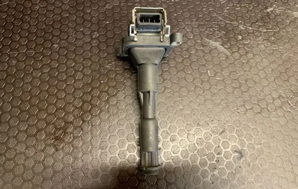 BMW 3 E46 High voltage ignition coil 0221504004 1703227