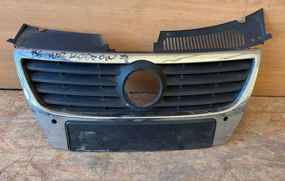 Volkswagen PASSAT B6 Front bumper upper radiator grill 3C0853651B 3C0853651