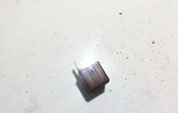 Toyota Avensis T220 Other relay 9098702016 1567001570