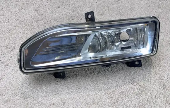 Nissan Leaf II (ZE1) Front fog light 90078637