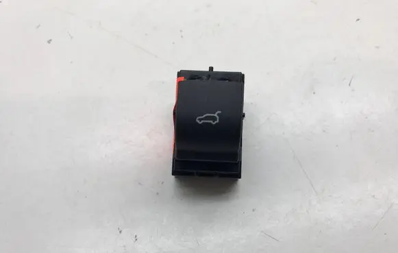 BMW X5 F15 Tailgate opening switch 9318704 L3K04279