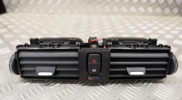BMW 4 F36 Gran coupe Dash center air vent grill