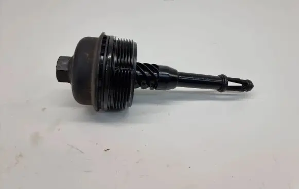 Mercedes-Benz C W205 Oil filter cover A2701800910