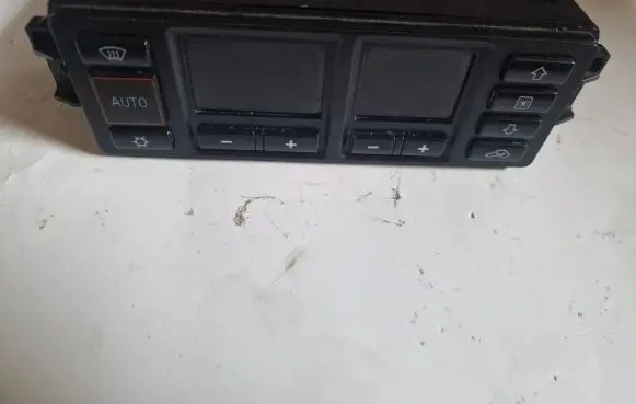 Audi A3 S3 8L Climate control unit 8L0820043D