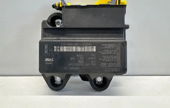 Fiat Tipo Airbag control unit/module 93977D219 00052017547 00052017