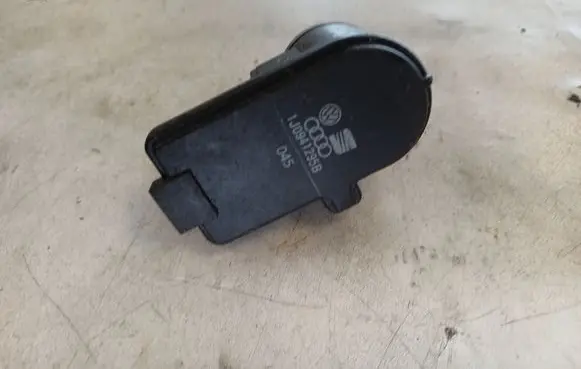 Audi A2 Headlight level adjustment motor 1J0941295B