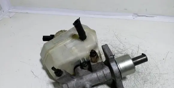 BMW 3 E46 Master brake cylinder G2131H