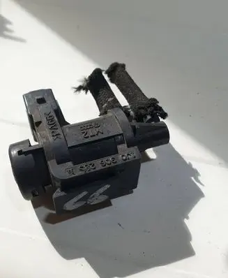 Volkswagen Golf IV Turbo solenoid valve 1J0906283A