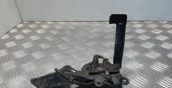 Engine bonnet/hood lock/catch