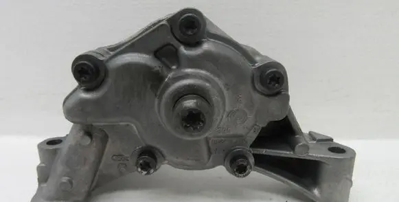 Audi A4 S4 B5 8D Oil pump 