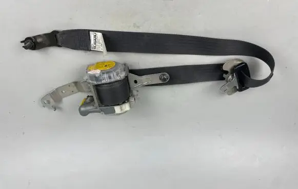Subaru Outback Front seatbelt