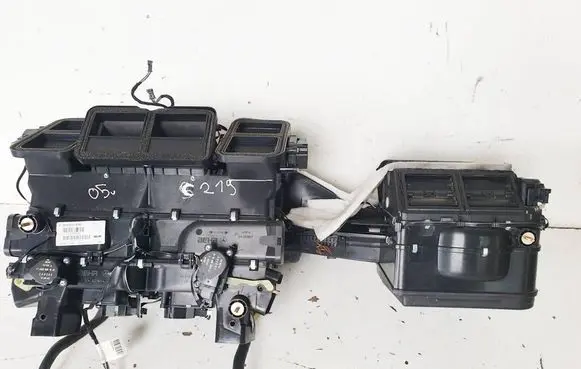 Mercedes-Benz CLS C219 Interior heater climate box assembly 2118300360