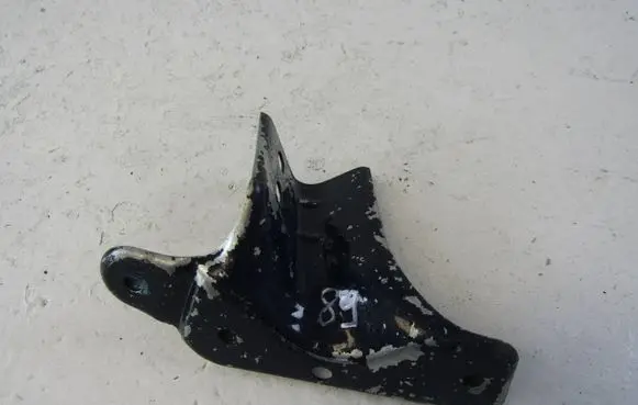 Skoda Roomster (5J) Fender mounting bracket 5J0821142