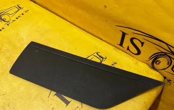 Volkswagen Touareg II Other trunk/boot trim element 7P6867463