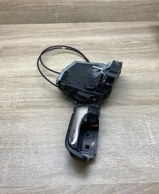 Toyota Prius (XW20) Front door lock 6927447010 MD4