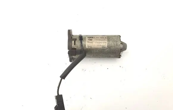 BMW 3 E46 Seat adjustment motor 8251629 82516299