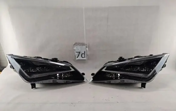 Seat Leon (5F) Headlights/headlamps set 