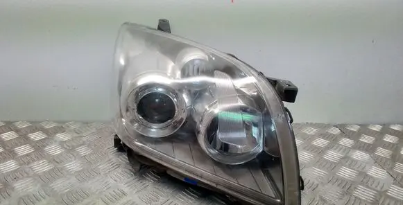 Toyota Avensis T250 Headlight/headlamp 35109 8596724010
