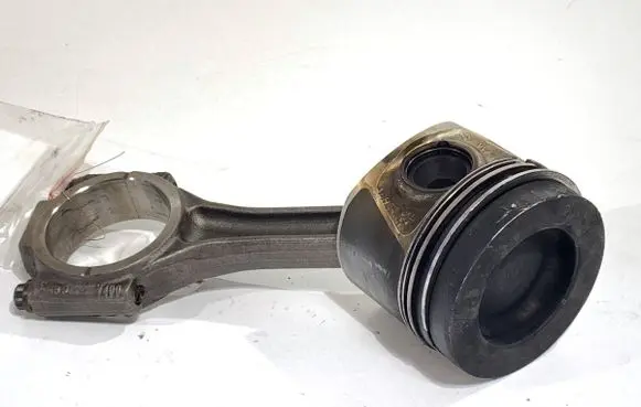 Volkswagen Transporter - Caravelle T5 Piston with connecting rod 