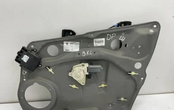 Mercedes-Benz B W246 W242 Front door window regulator with motor A1697203079