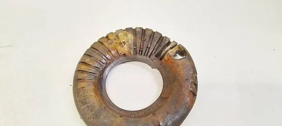 Ford Focus Front coil spring rubber mount av615599ce av61-5599-ce