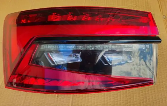 Skoda Superb B8 (3V) Rear/tail lights