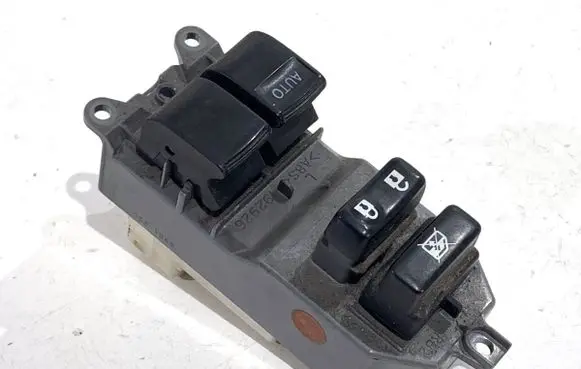 Toyota Yaris Electric window control switch 