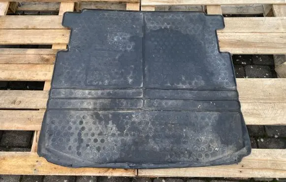 Volkswagen Touran I Rubber trunk/boot mat liner 51103