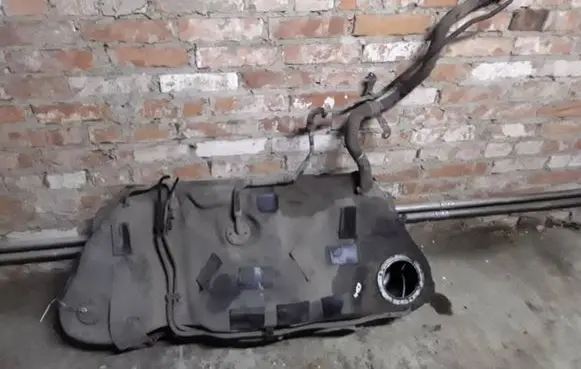 Lexus IS 220D-250-350 Fuel tank 