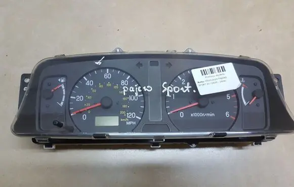 Mitsubishi Pajero Sport I Speedometer (instrument cluster) MR590142