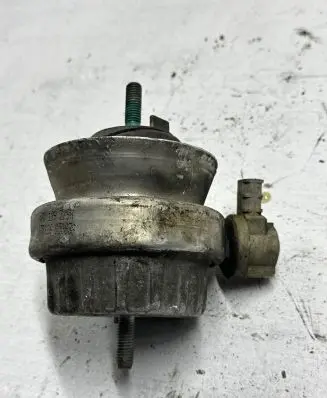Audi A6 S6 C6 4F Engine mount bracket 4F0199379H